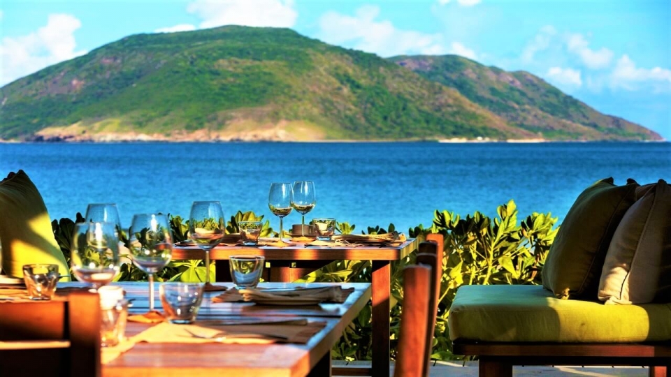 Six_Senses_Con_Dao_Vietnam_Yoyotravel_By_the_Beach_Restaurant_1